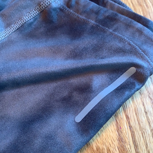 Nike Women’s Capris - Picture 5 of 9